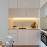 Апартаменты Stylish With Balcony & Garage By Hostwise Порту