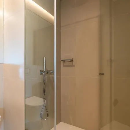 Apartament Stylish With Balcony & Garage By Hostwise Porto