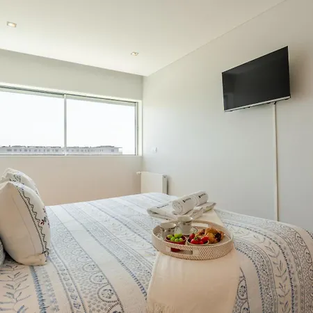 Apartament Stylish With Balcony & Garage By Hostwise *