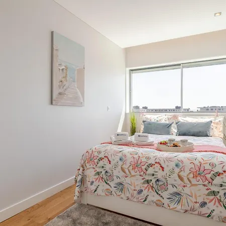 Stylish With Balcony & Garage By Hostwise Apartament Porto