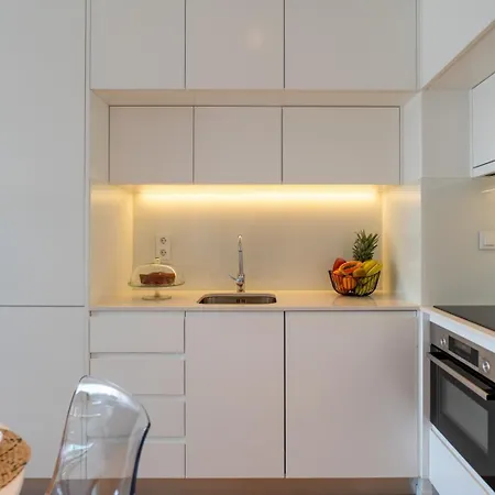 Apartament Stylish With Balcony & Garage By Hostwise Porto