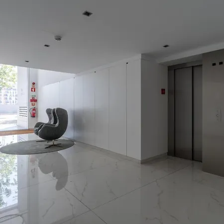 Stylish With Balcony & Garage By Hostwise Lägenhet Oporto