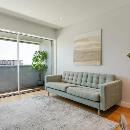 Apartament Stylish With Balcony & Garage By Hostwise Porto