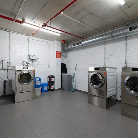 Apartament Stylish With Balcony & Garage By Hostwise *