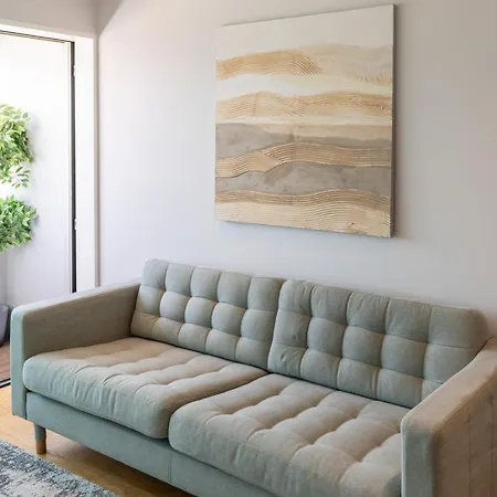 Stylish With Balcony & Garage By Hostwise Oporto