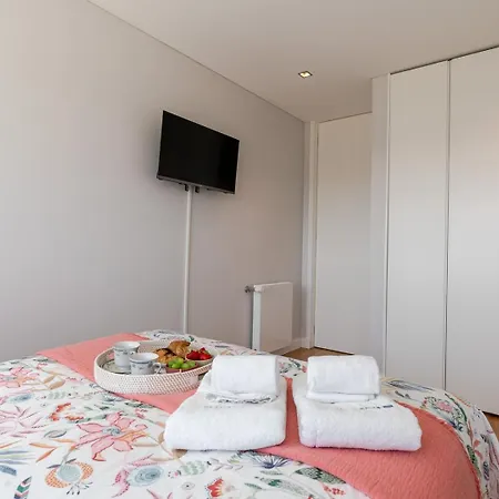 Stylish With Balcony & Garage By Hostwise Lägenhet Oporto