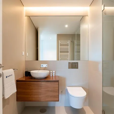 Stylish With Balcony & Garage By Hostwise