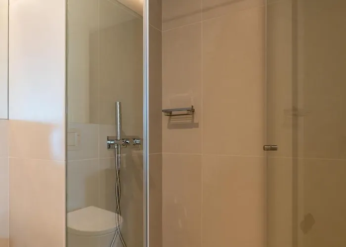 Апартаменты Stylish With Balcony & Garage By Hostwise Порту