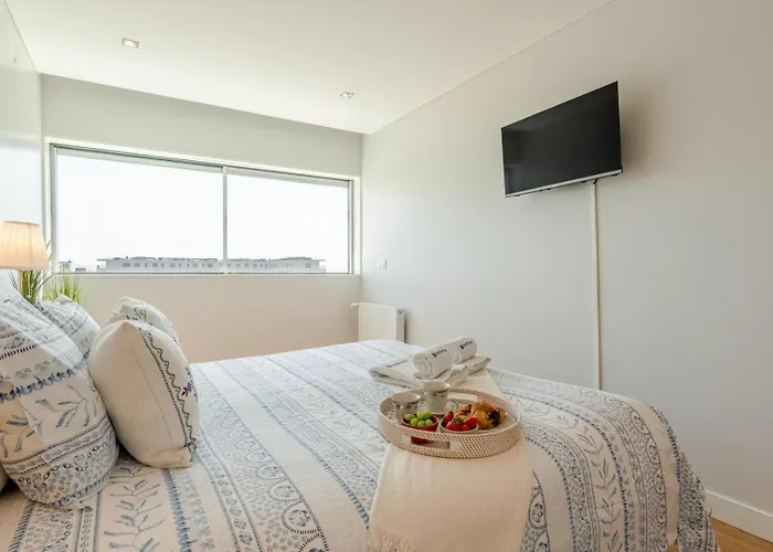 Apartament Stylish With Balcony & Garage By Hostwise *