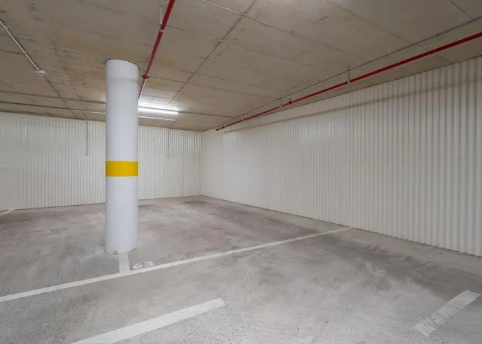 Stylish With Balcony & Garage By Hostwise *