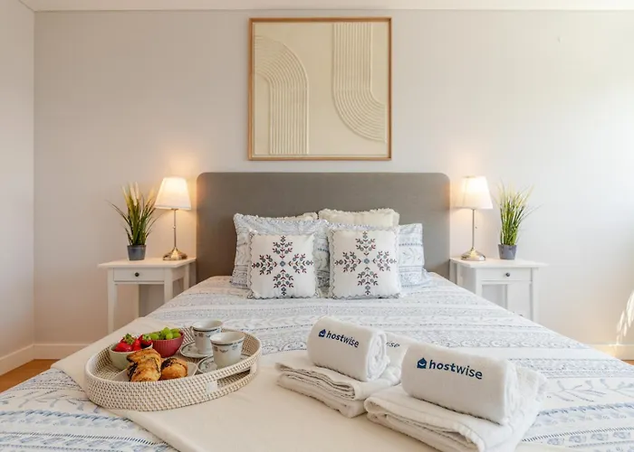 Stylish With Balcony & Garage By Hostwise Porto