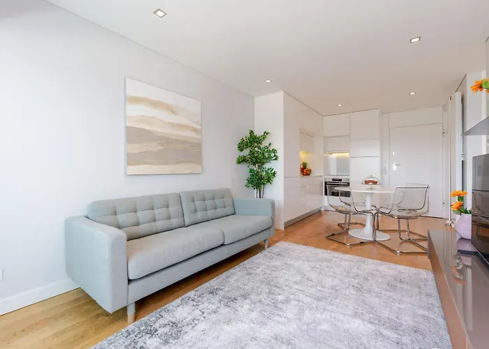 Stylish With Balcony & Garage By Hostwise Apartament